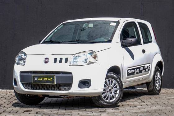 FIAT UNO 1.0 EVO ATTRACTIVE 8V FLEX 4P MANUAL FIAT UNO 1.0 EVO ATTRACTIVE 8V FLEX 4P MANUAL